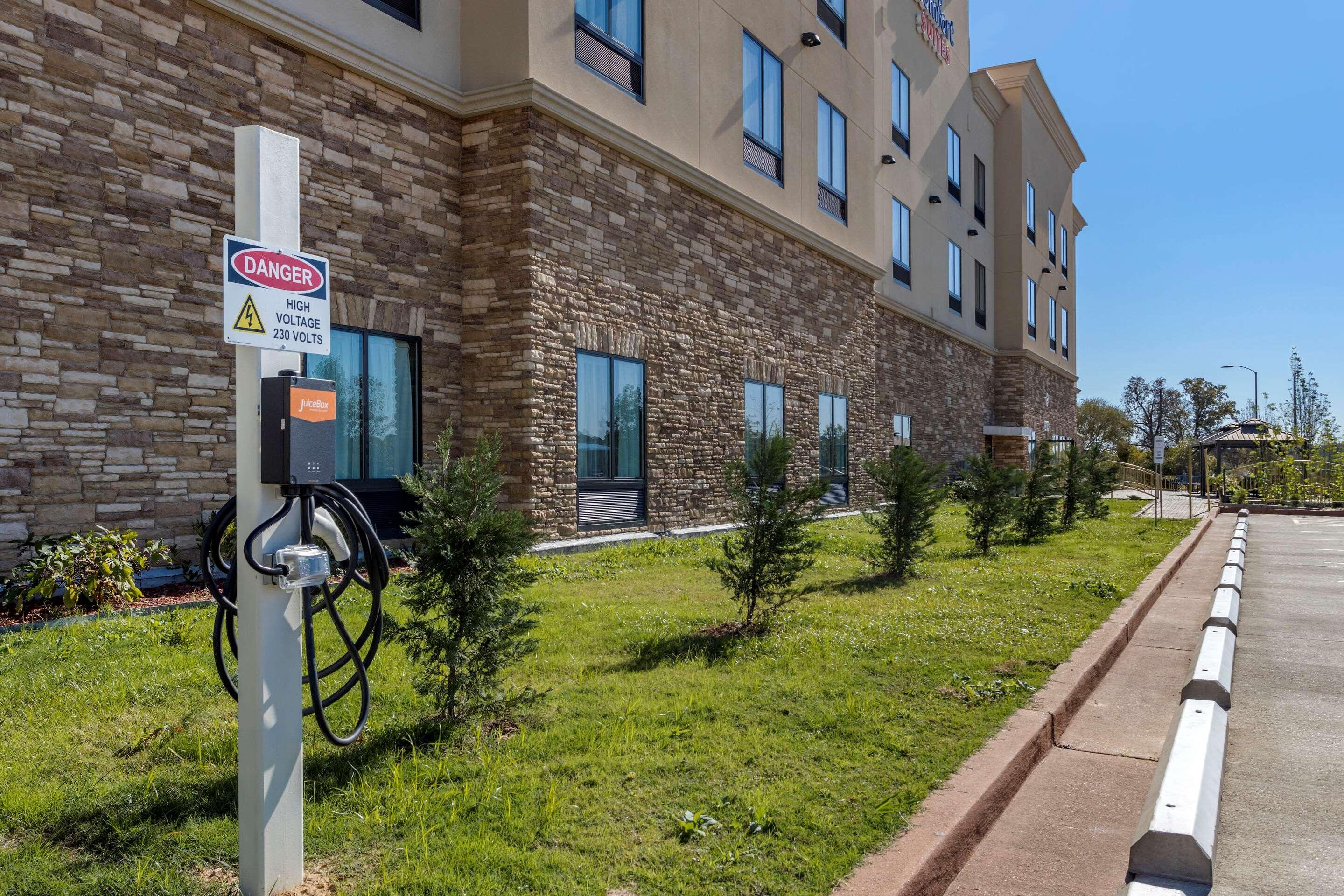 Comfort Suites Batesville Exterior foto